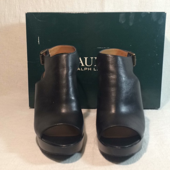 SOLD  NWT Ralph Lauren Sairah Learher Heels - Picture 2 of 8